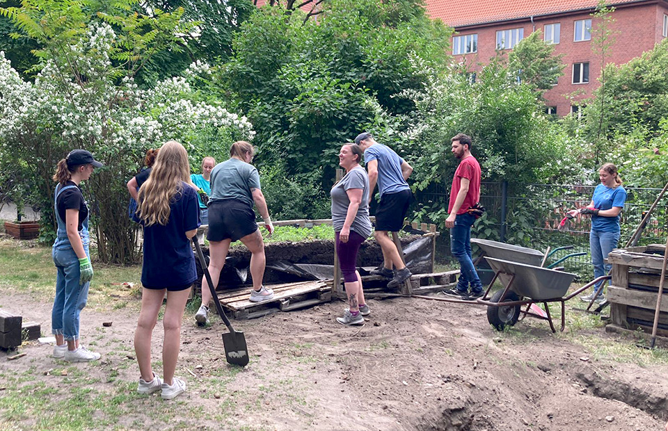 Garteneinsatz mit Studenten aus den USA