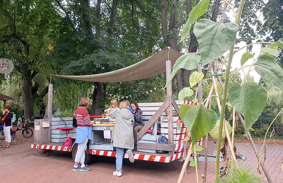  Kiezmobil im STZ mit Besucherinnen